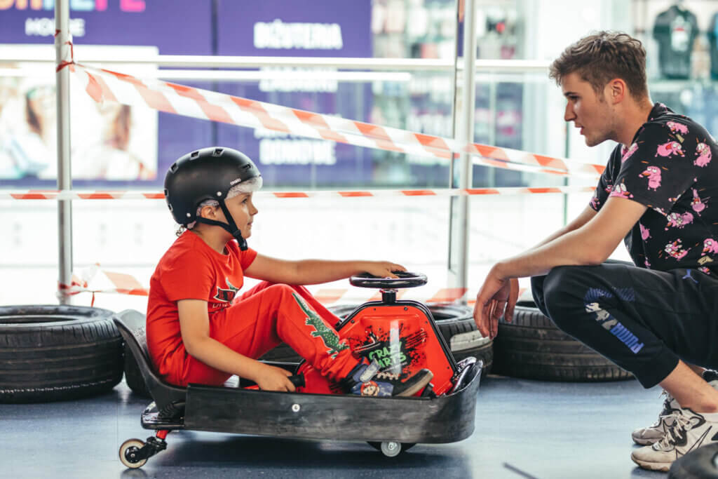 CrazyCarts - zabawa na torze